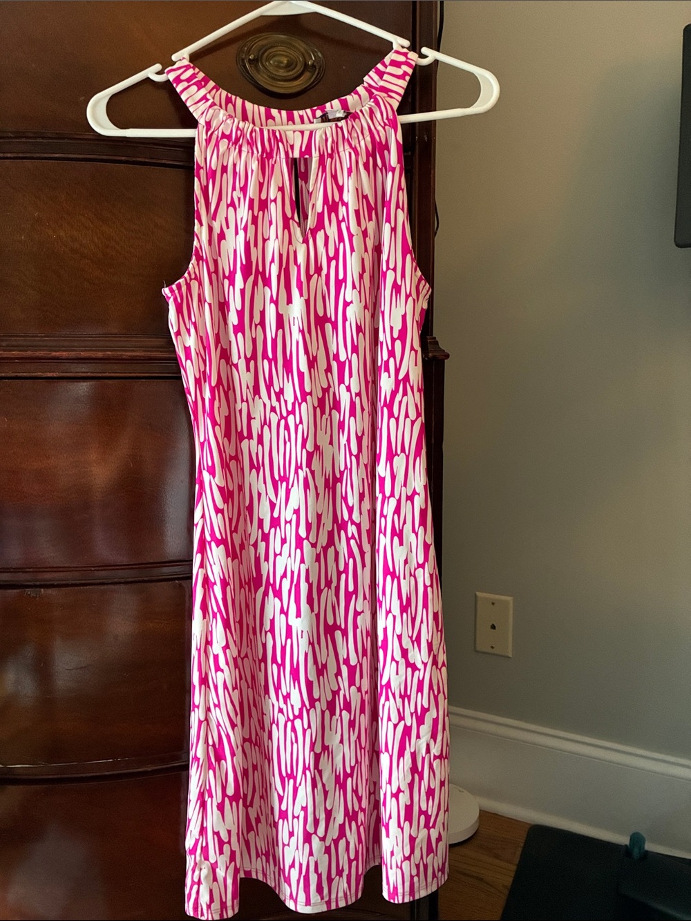 Jude Connally pink  & White Sleeveless Printed Shift Dress
